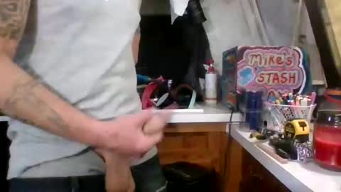 Snapshot of fuckmehard221187 chatting on 12/14/24, 01:38 me online show from 12/14/24, 01:38