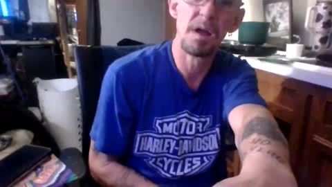 Snapshot of fuckmehard221187 chatting on 12/16/24, 08:48 me online show from 12/16/24, 08:48