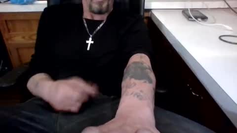 Snapshot of fuckmehard221187 chatting on 01/05/25, 09:48 me online show from 01/05/25, 09:48