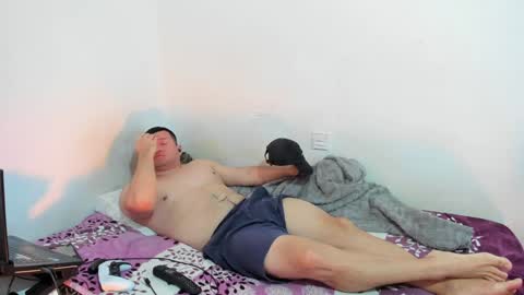 Snapshot of fuckynations chatting on 12/22/24, 01:01 Fuckdirtymen online show from 12/22/24, 01:01