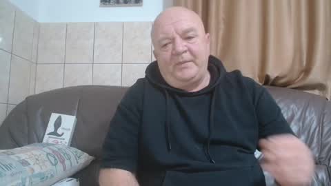 Snapshot of fullballs6 chatting on 12/19/24, 03:07 fullballs6 online show from 12/19/24, 03:07