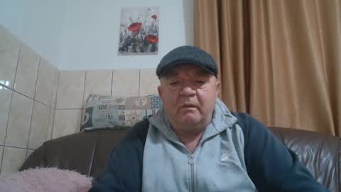 Snapshot of fullballs6 chatting on 12/20/24, 11:47 fullballs6 online show from 12/20/24, 11:47