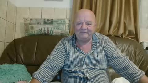 Snapshot of fullballs6 chatting on 10/03/25, 01:57 fullballs6 online show from 10/03/25, 01:57