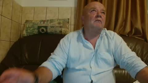 Snapshot of fullballs6 chatting on 10/10/25, 02:10 fullballs6 online show from 10/10/25, 02:10