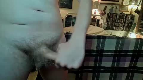 Snapshot of fullsvc chatting on 10/13/25, 02:17 fullsvc online show from 10/13/25, 02:17