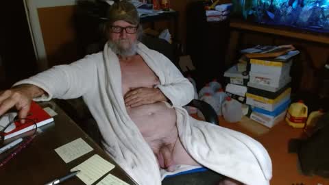 Snapshot of funmike2000 chatting on 12/08/24, 04:25 mike online show from 12/08/24, 04:25