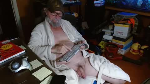 Snapshot of funmike2000 chatting on 01/18/25, 11:00 mike online show from 01/18/25, 11:00