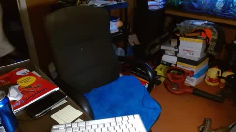 Snapshot of funmike2000 chatting on 01/19/25, 01:12 mike online show from 01/19/25, 01:12