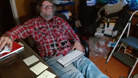 Snapshot of funmike2000 chatting on 01/20/25, 12:18 mike online show from 01/20/25, 12:18