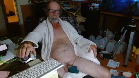 Snapshot of funmike2000 chatting on 10/23/25, 12:32 mike online show from 10/23/25, 12:32