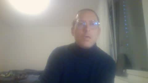 Snapshot of funneltunnel chatting on 05/17/26, 05:42 funneltunnel online show from 05/17/26, 05:42