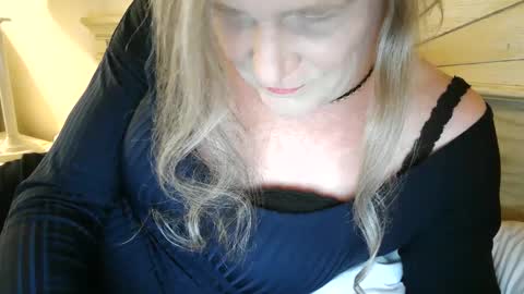 Jessie Love online show from 09/29/25, 10:31