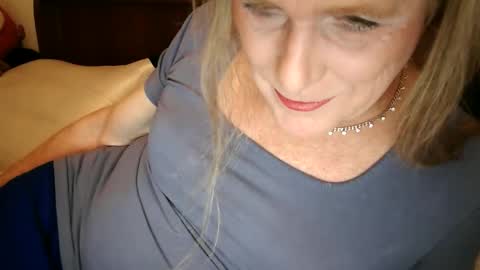 Jessie Love online show from 10/26/25, 10:54