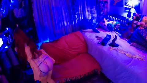 Snapshot of furby_chummies chatting on 01/09/25, 07:42 Valarie Iris Paige online show from 01/09/25, 07:42