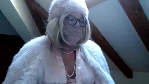 Snapshot of fursdany chatting on 06/06/26, 02:11 Dany online show from 06/06/26, 02:11