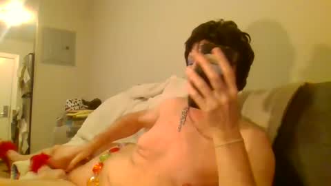 Snapshot of fuseanude chatting on 12/04/24, 01:36 fuseanude online show from 12/04/24, 01:36