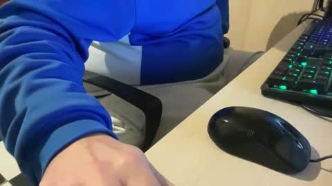 Snapshot of fuzitzu2 chatting on 02/11/25, 10:15 fuzitzu2 online show from 02/11/25, 10:15