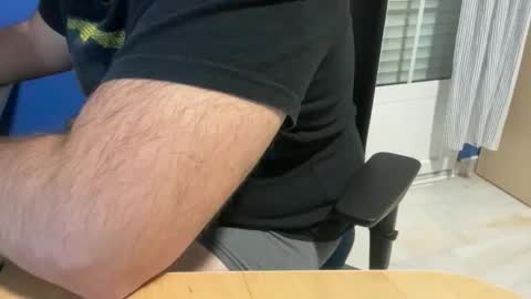 Snapshot of fuzitzu2 chatting on 11/04/25, 06:51 fuzitzu2 online show from 11/04/25, 06:51