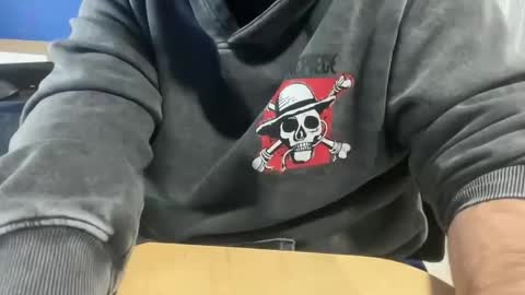 Snapshot of fuzitzu2 chatting on 11/19/25, 07:41 fuzitzu2 online show from 11/19/25, 07:41