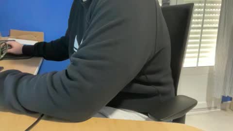 Snapshot of fuzitzu2 chatting on 03/26/26, 08:31 fuzitzu2 online show from 03/26/26, 08:31