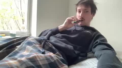 Snapshot of fuzzedpeach chatting on 10/31/25, 12:06 fuzzedpeach online show from 10/31/25, 12:06