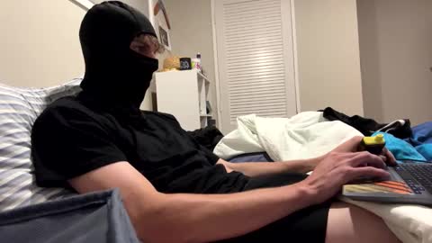 Snapshot of fuzzie_07 chatting on 01/27/25, 11:43 fuzzie_07 online show from 01/27/25, 11:43