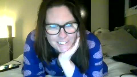 fuzzypeaches87 online show from 03/24/26, 04:17