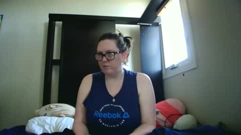 fuzzypeaches87 online show from 04/26/26, 04:04