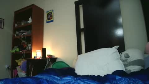 fuzzypeaches87 online show from 04/27/26, 04:10