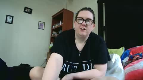 fuzzypeaches87 online show from 04/28/26, 04:12