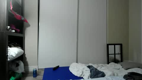 Snapshot of fuzzypeaches87 chatting on 05/26/26, 06:09 fuzzypeaches87 online show from 05/26/26, 06:09