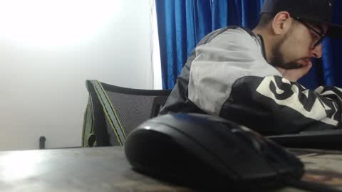 Snapshot of fvckhorneyguy chatting on 02/02/25, 02:38 andrew online show from 02/02/25, 02:38