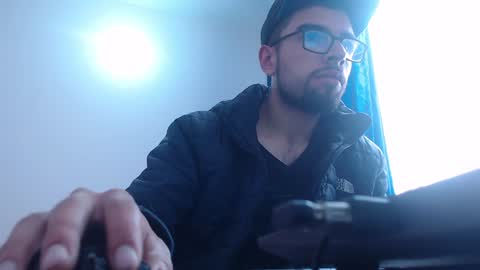 Snapshot of fvckhorneyguy chatting on 02/07/25, 04:03 andrew online show from 02/07/25, 04:03