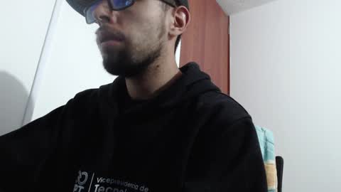 Snapshot of fvckhorneyguy chatting on 02/08/25, 07:59 andrew online show from 02/08/25, 07:59