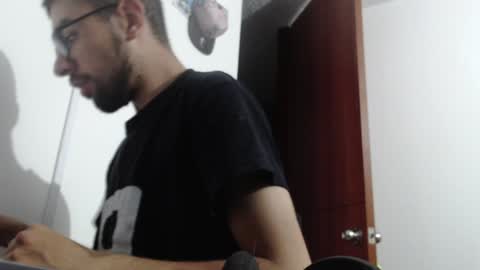 Snapshot of fvckhorneyguy chatting on 02/09/25, 02:38 andrew online show from 02/09/25, 02:38