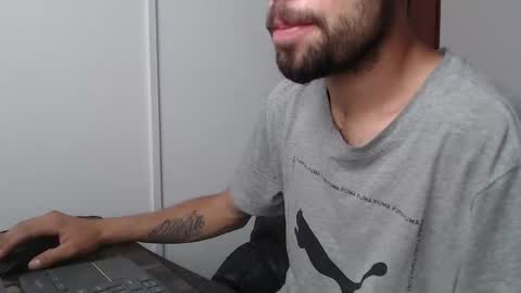 Snapshot of fvckhorneyguy chatting on 02/11/25, 04:46 andrew online show from 02/11/25, 04:46