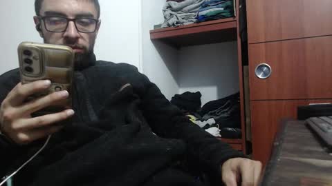 Snapshot of fvckhorneyguy chatting on 02/16/25, 06:32 andrew online show from 02/16/25, 06:32