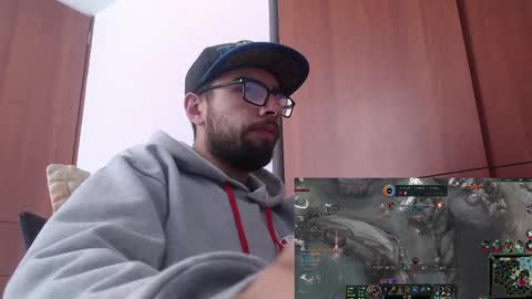 Snapshot of fvckhorneyguy chatting on 02/17/25, 06:26 andrew online show from 02/17/25, 06:26