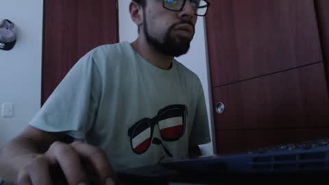 Snapshot of fvckhorneyguy chatting on 02/22/25, 03:25 andrew online show from 02/22/25, 03:25