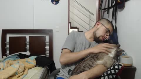 Snapshot of fvckhorneyguy chatting on 03/07/25, 01:09 andrew online show from 03/07/25, 01:09