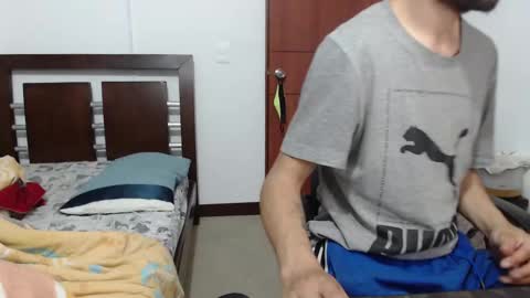 Snapshot of fvckhorneyguy chatting on 03/09/25, 05:33 andrew online show from 03/09/25, 05:33