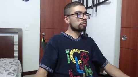 Snapshot of fvckhorneyguy chatting on 03/11/25, 08:42 andrew online show from 03/11/25, 08:42