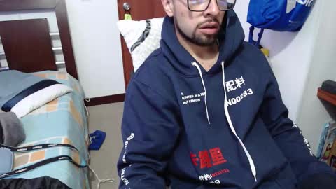 Snapshot of fvckhorneyguy chatting on 10/10/25, 04:17 andrew online show from 10/10/25, 04:17