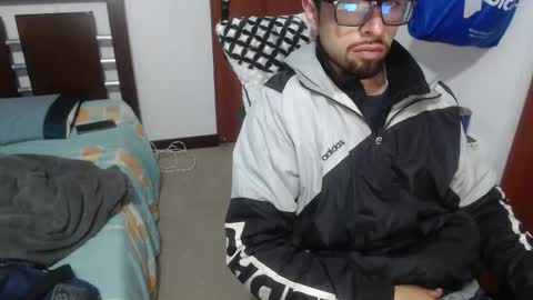 Snapshot of fvckhorneyguy chatting on 10/26/25, 03:12 andrew online show from 10/26/25, 03:12