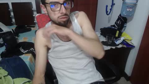 Snapshot of fvckhorneyguy chatting on 12/23/25, 12:08 andrew online show from 12/23/25, 12:08