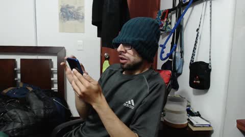 Snapshot of fvckhorneyguy chatting on 04/01/26, 06:25 andrew online show from 04/01/26, 06:25