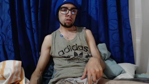 Snapshot of fvckhorneyguy chatting on 04/04/26, 05:49 andrew online show from 04/04/26, 05:49