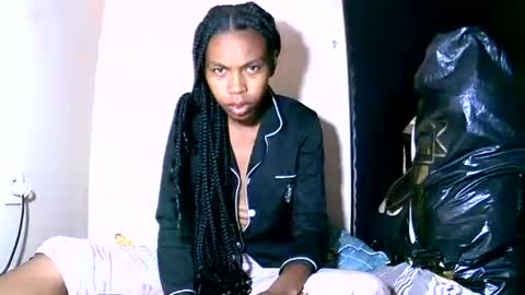 Snapshot of fyah1027 chatting on 01/12/26, 01:05 fyah1027 online show from 01/12/26, 01:05