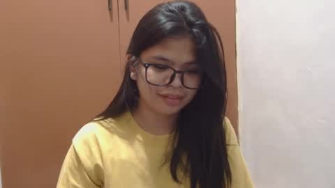 fyang_morena online show from 12/16/25, 06:13