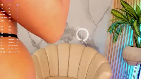   Independent model online show from 11/21/25, 12:59